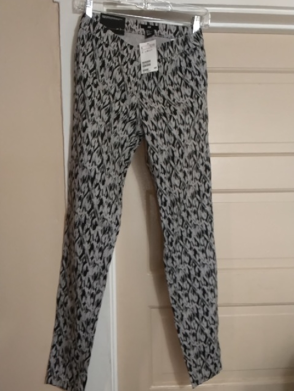 H&M Black and White Skinny Pants